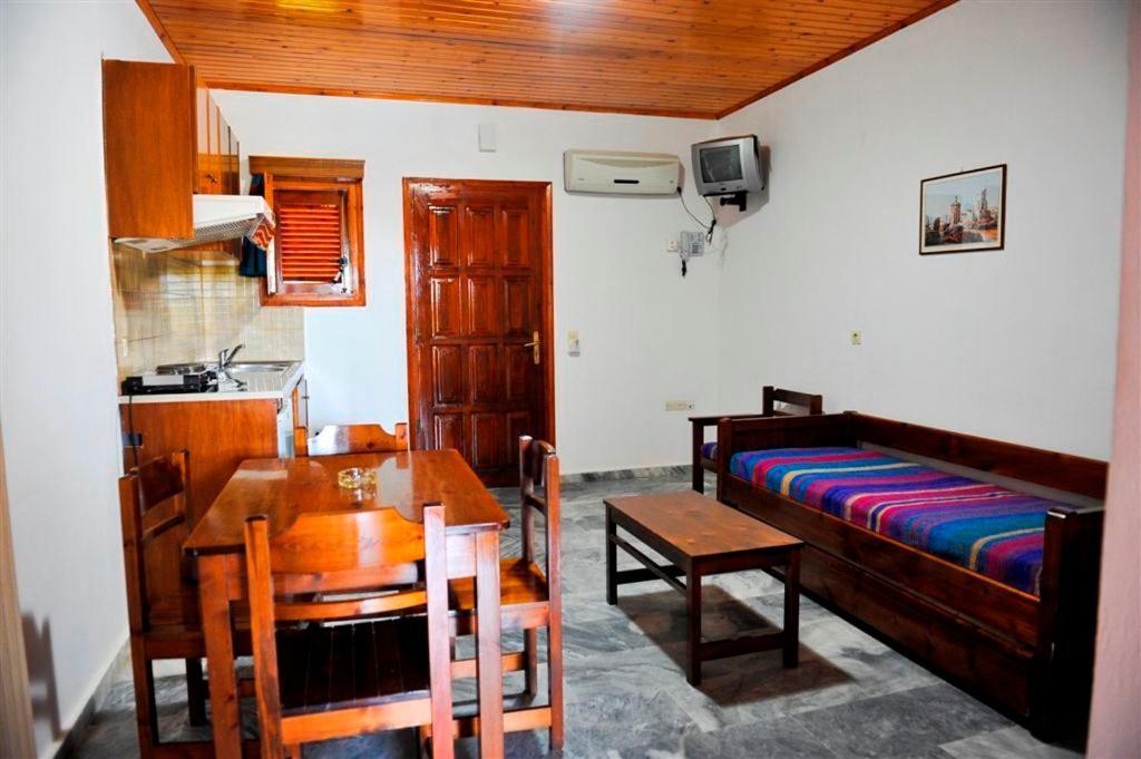 Ilena Hotel Acharavi  Habitación foto